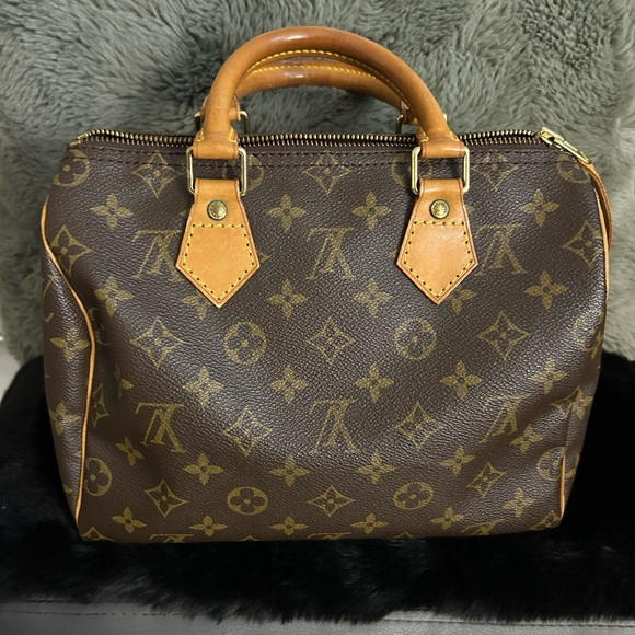Louis Vuitton Handbags - 🔥 Louis Vuitton Speedy 25 EUC